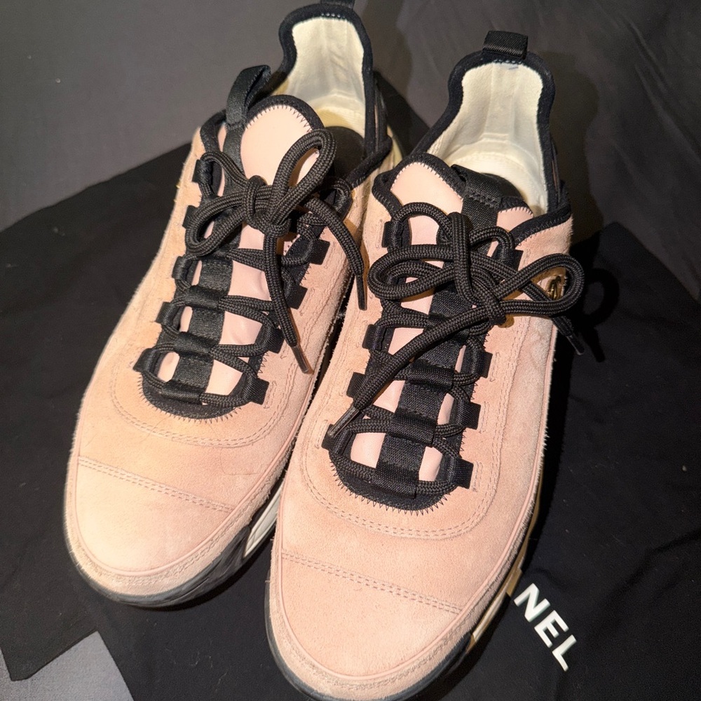 Chanel Pink Suede Sneakers Size 41 Excellent Condition! - Picture 2 of 10